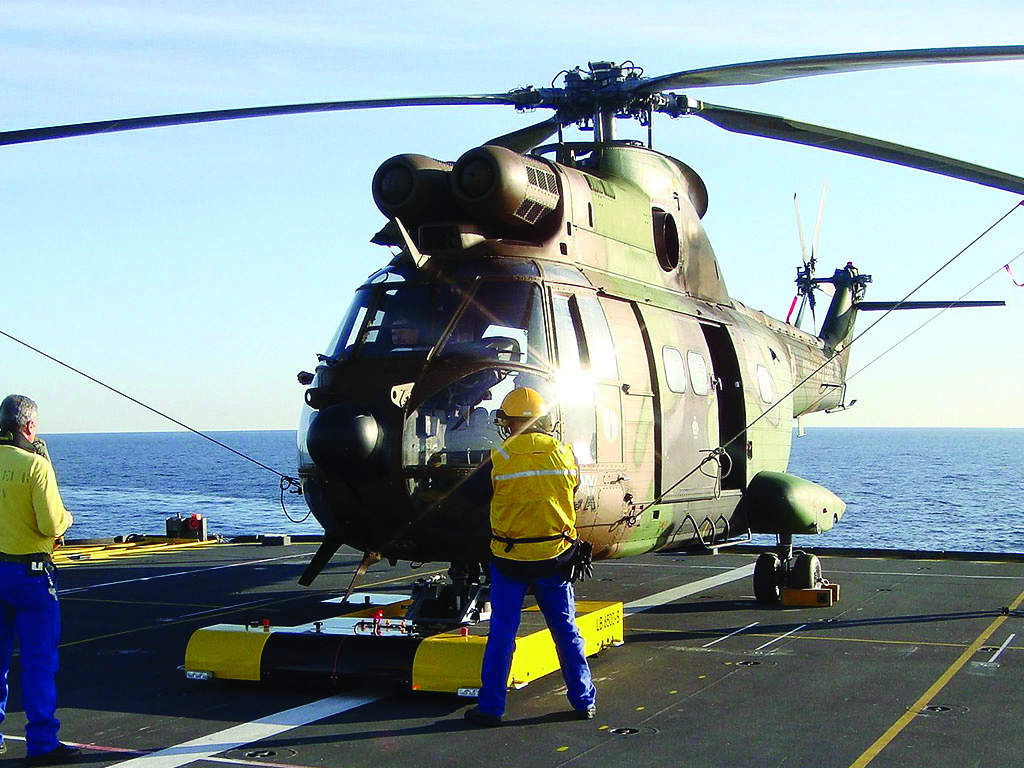 twin-eurocopter-as-332-super-puma.001